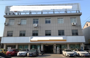 坎墩街道三四灶股份经济合作社所有的坎墩街道三四灶村坎胜路522号（东边四间三楼）房屋租赁权
