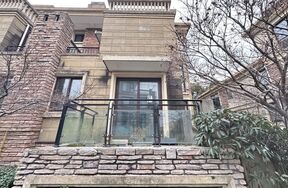 浙江省宁波市余姚市丈亭镇诺丁山郡庄园135幢B室