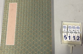 序号131，编号15112，
作者：戴小京、李静等
作品：签名册