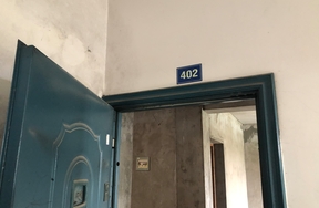 桐乡市梧桐街道茅盾东路368幢1单元402室（跃）